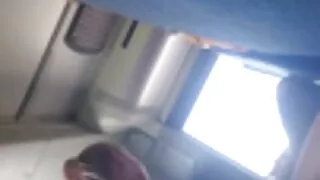 कुखुरा शैली केटी संग एक राम्रो गधा र सह उनको जाँघिया मा